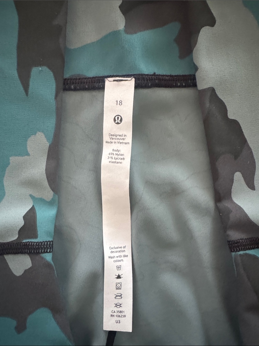 BNWOT Lululemon athletica Teal & Black Camo Leggings - Picture 2 of 7